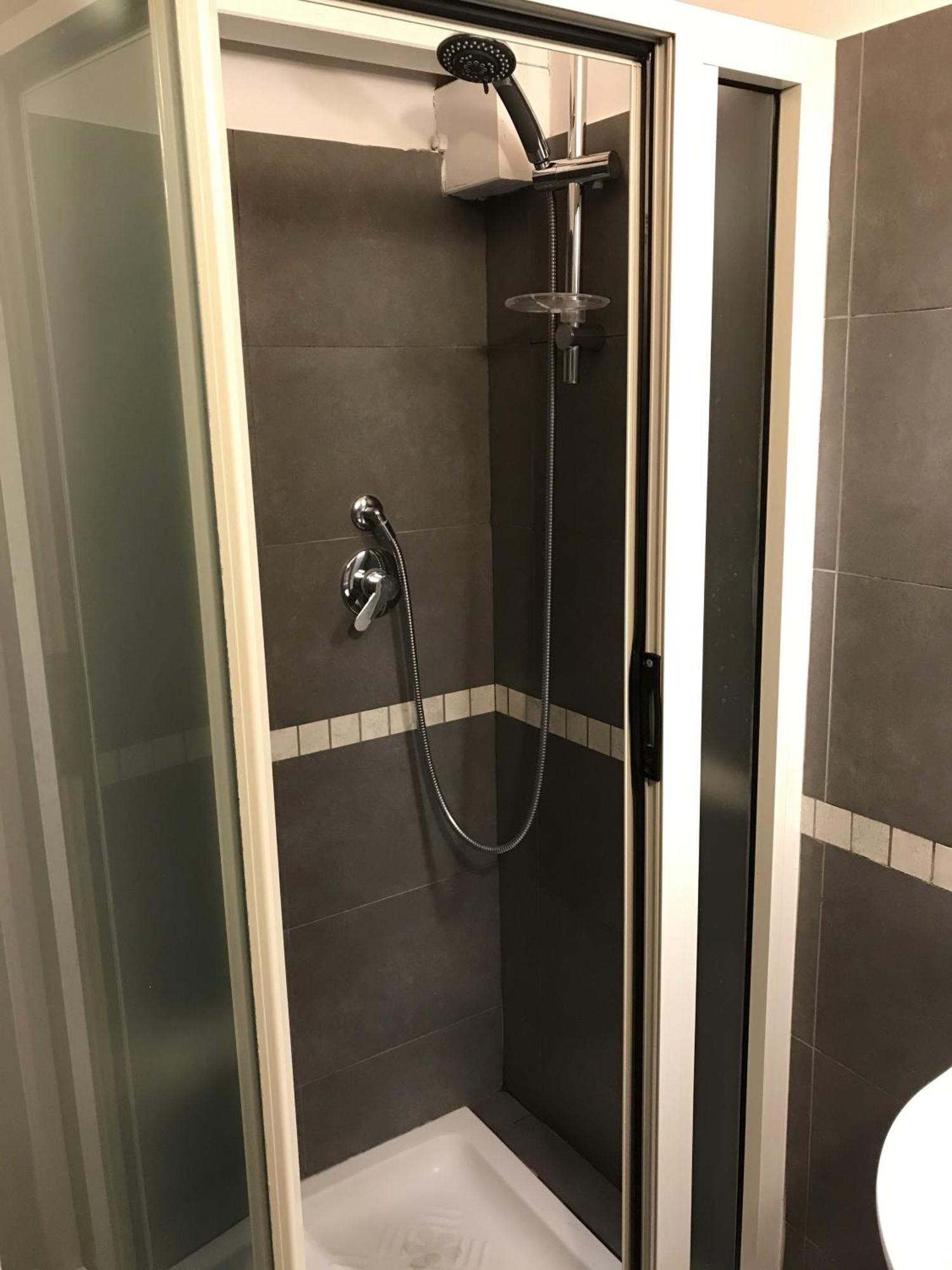 Sesta Strada Hotel Civitavecchia Szoba fotó